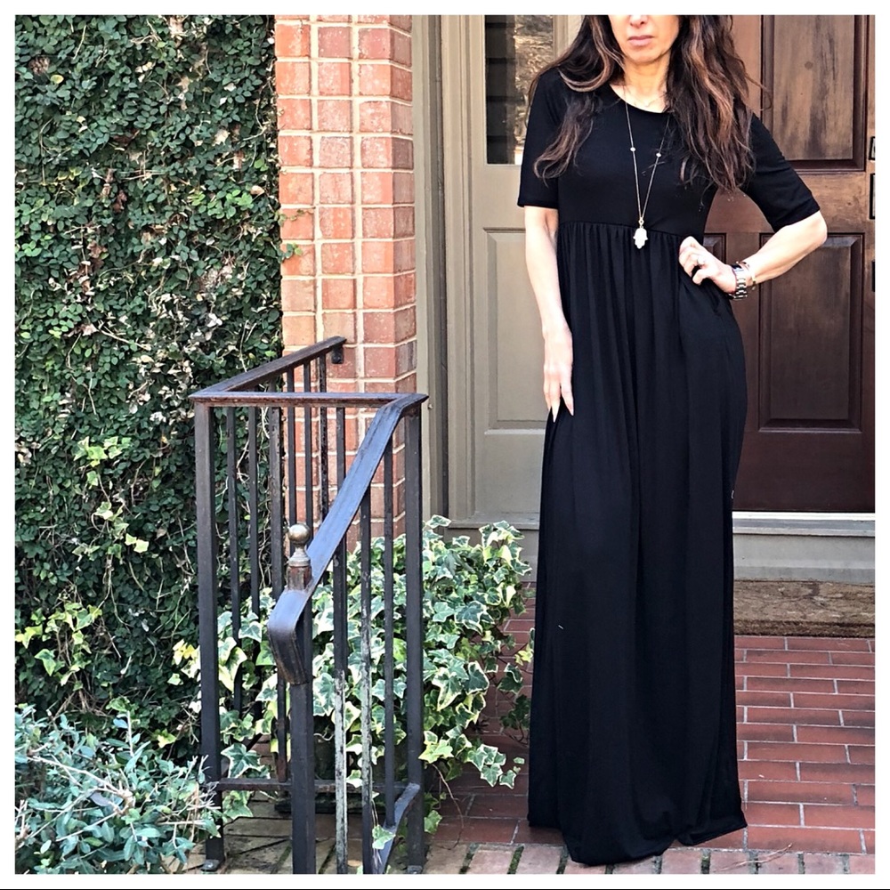 ✨RESTOCKED ✨Black long side pocket maxi dress - Picture 5 of 8